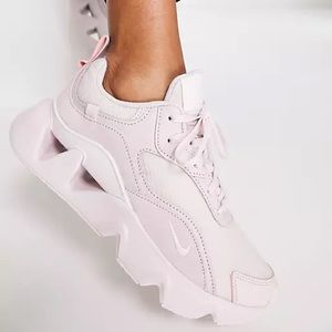 Nike RYZ 365 Sneakers Pink